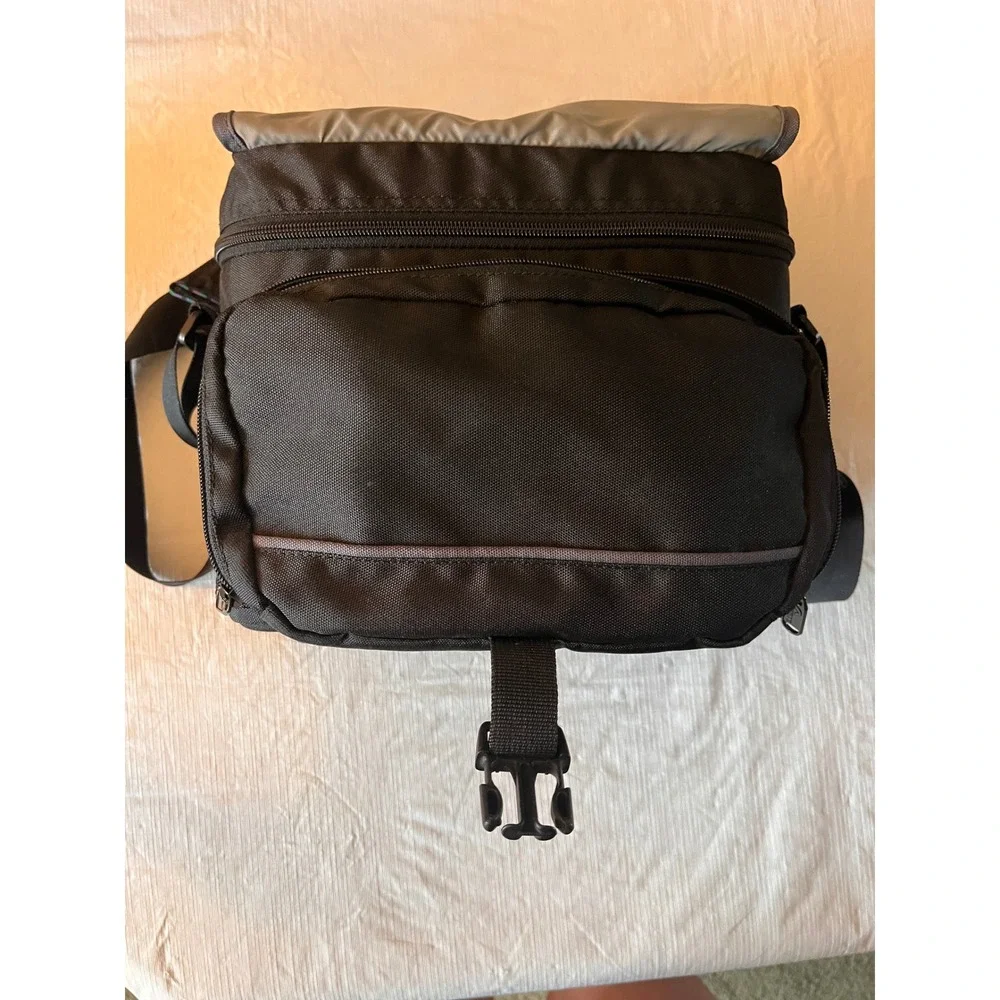 Lowepro Nova 3 Camera Bag Black Gray Padded Shoulder Bag with Dividers